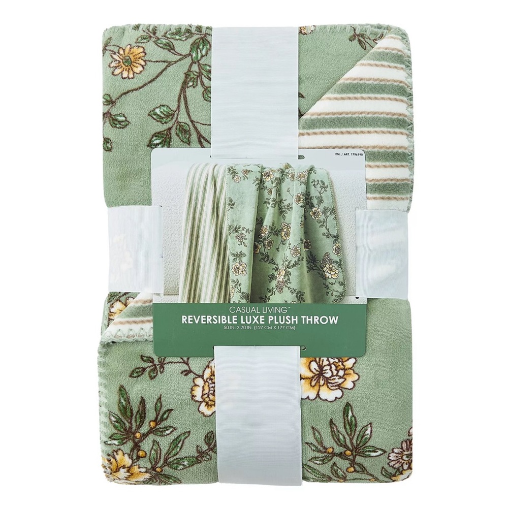 Casual Living Reversible Luxe Plush 50x70 Throw